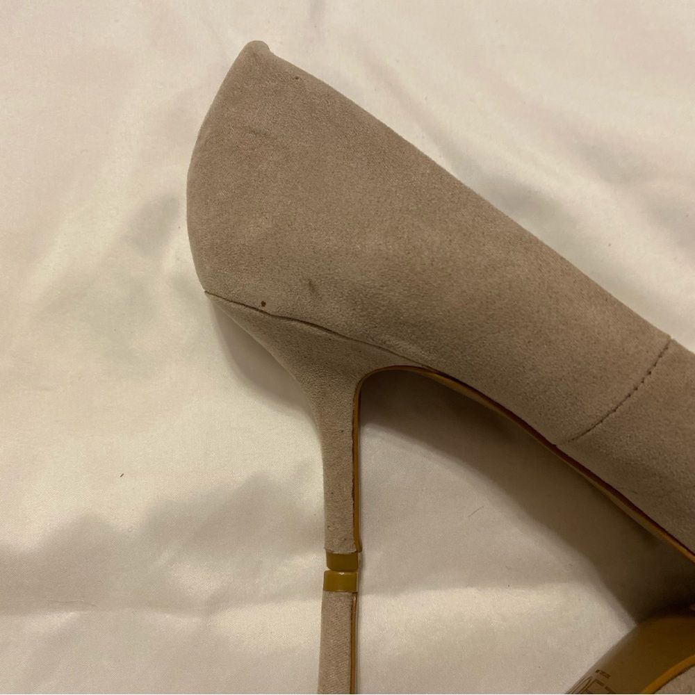 LOFT Vegan Faux Suede Peep Toe Pumps Sz 9 excellent condition. Comfortable shoe - Picture 7 of 16